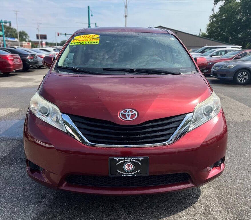2012 TOYOTA Sienna