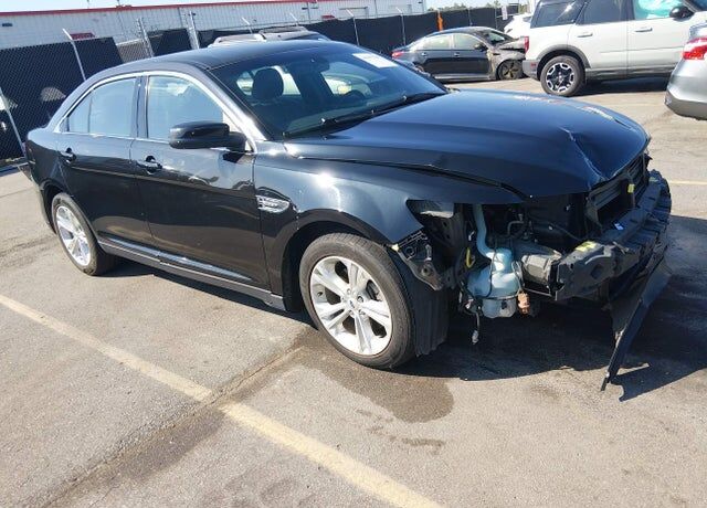 2013 FORD Taurus