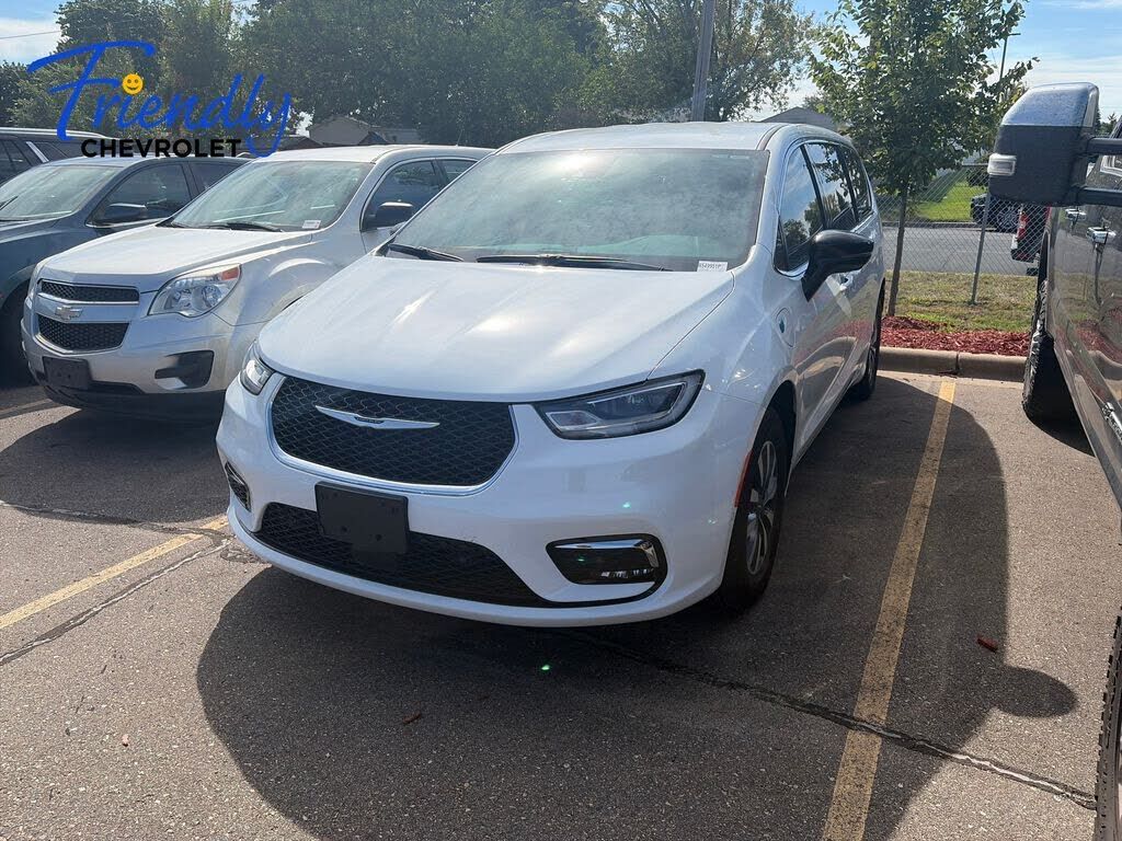 2025 CHRYSLER Pacifica