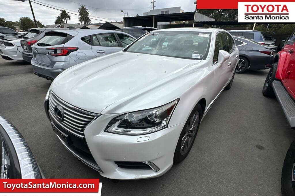 2016 LEXUS LS