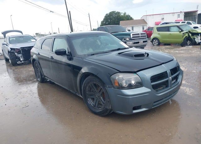 2005 DODGE Magnum