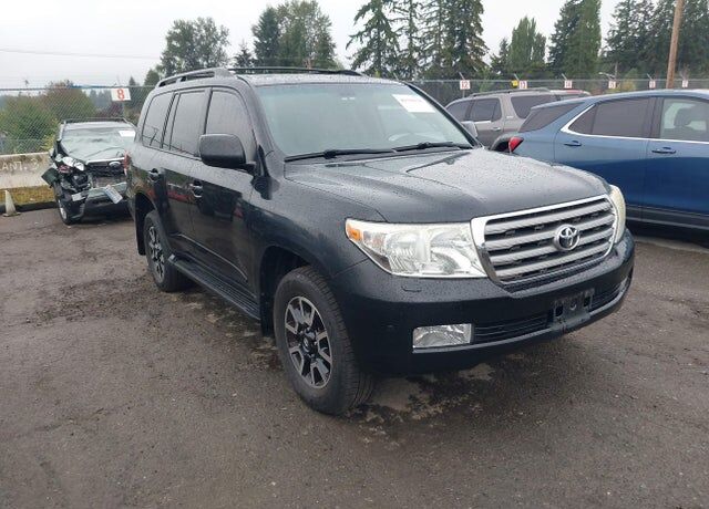2011 TOYOTA Land Cruiser