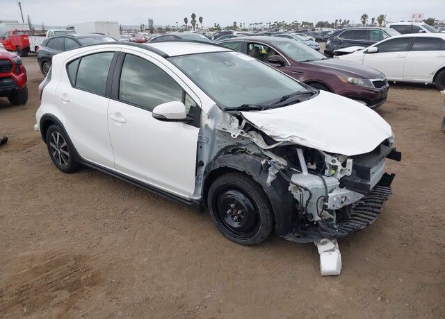2018 TOYOTA Prius