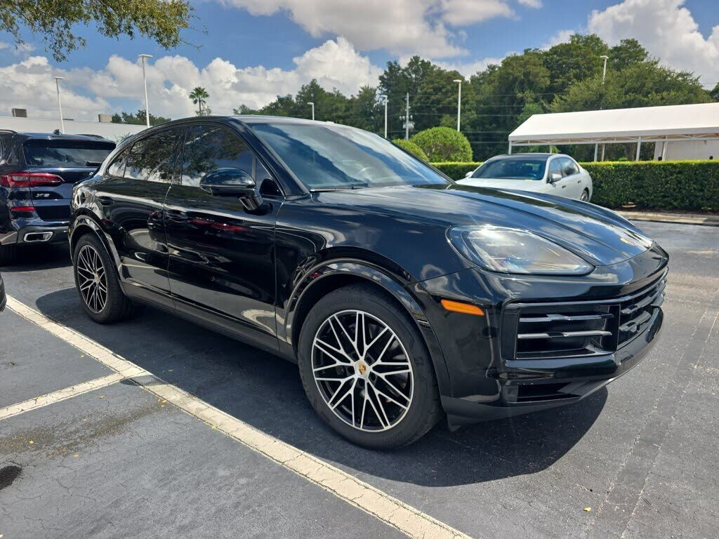 2024 PORSCHE Cayenne