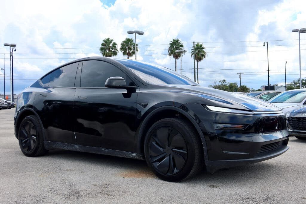 2026 TESLA Model Y