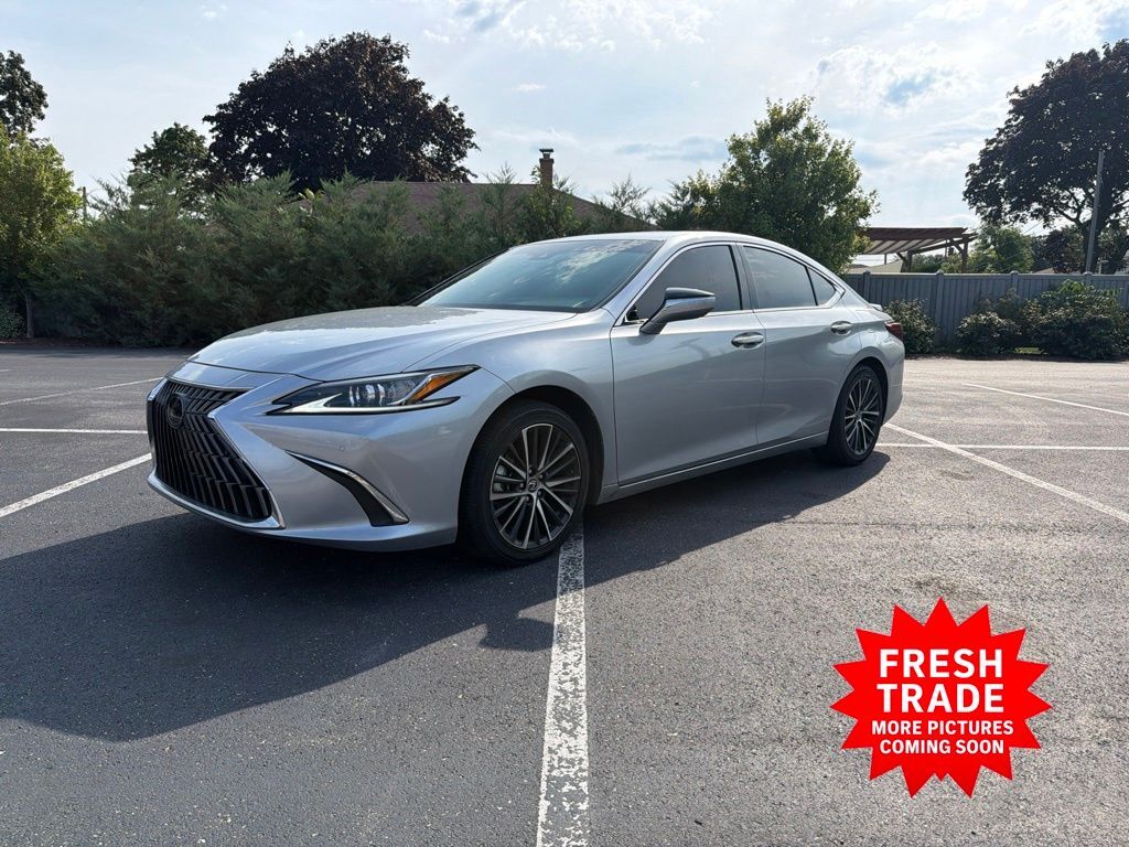 2024 LEXUS ES
