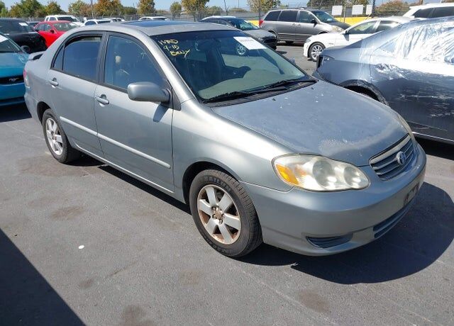 2004 TOYOTA Corolla