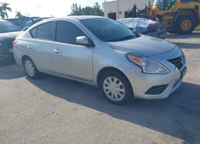2019 NISSAN Versa