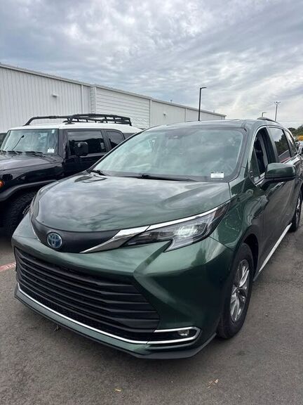 2024 TOYOTA Sienna