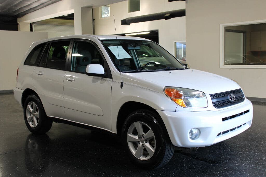 2004 TOYOTA RAV4