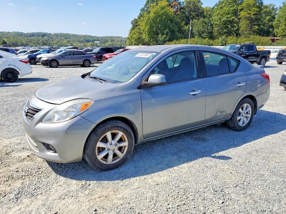 2013 NISSAN Versa