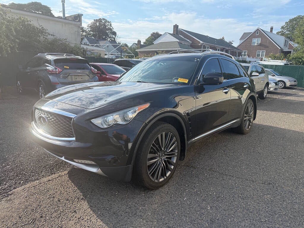 2017 INFINITI QX70