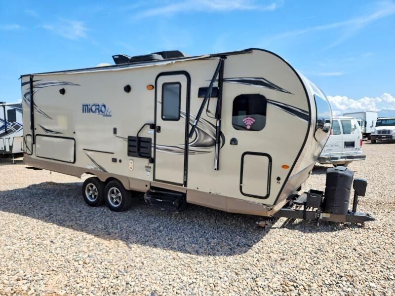 2019 FOREST RIVER Flagstaff Lite Weight Trailers