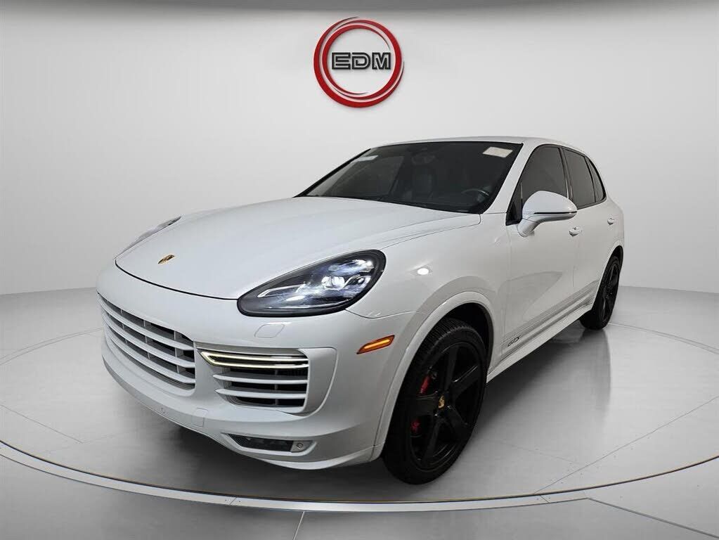 2017 PORSCHE Cayenne
