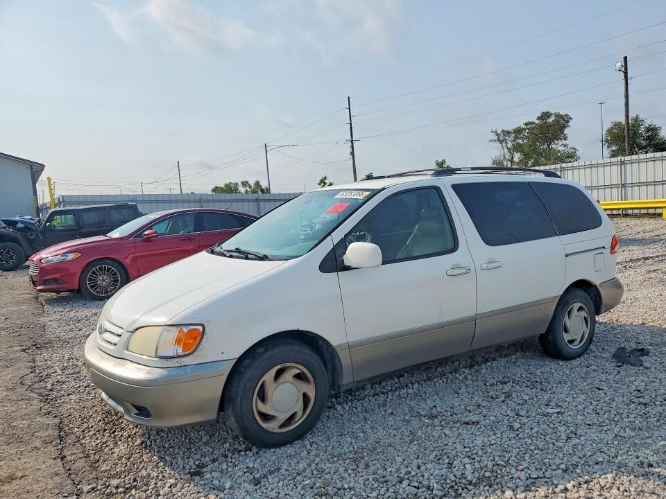 2002 TOYOTA Sienna