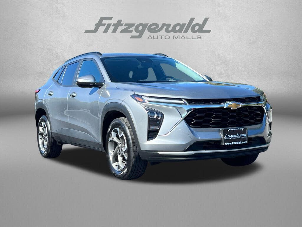 2025 CHEVROLET Trax