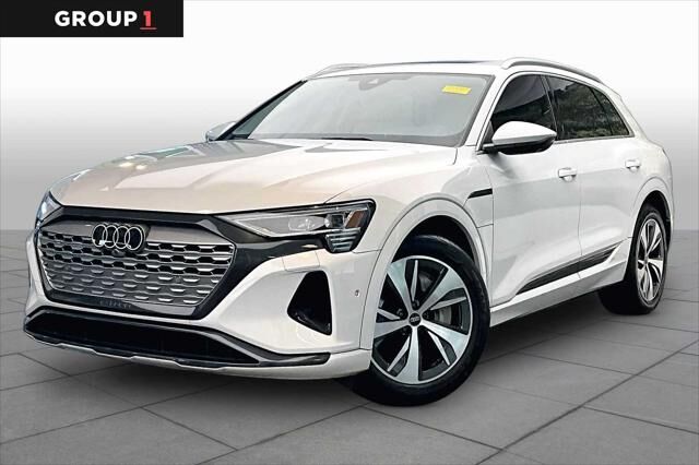 2024 AUDI Q8