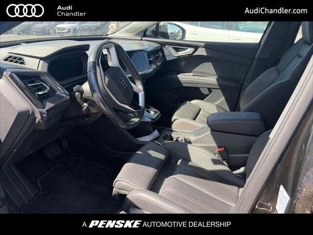2024 AUDI Q4