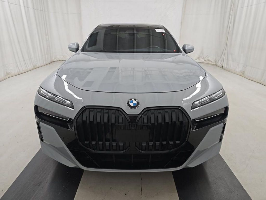 2024 BMW 760i