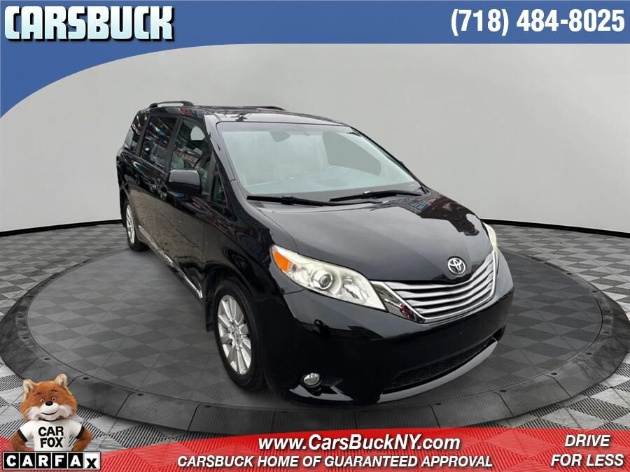 2017 TOYOTA Sienna