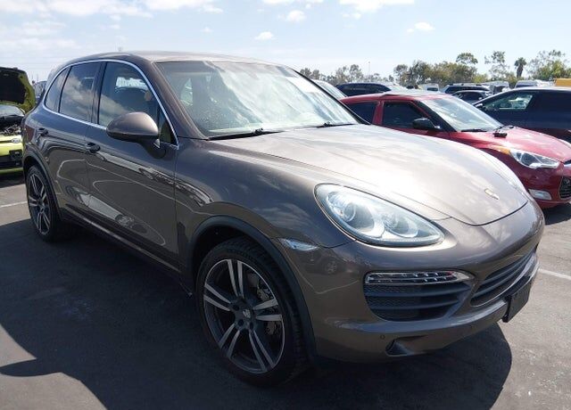 2011 PORSCHE Cayenne