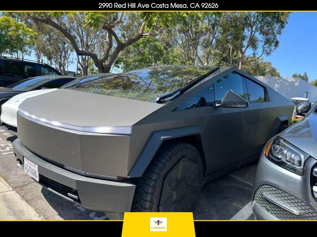 2024 TESLA Cybertruck