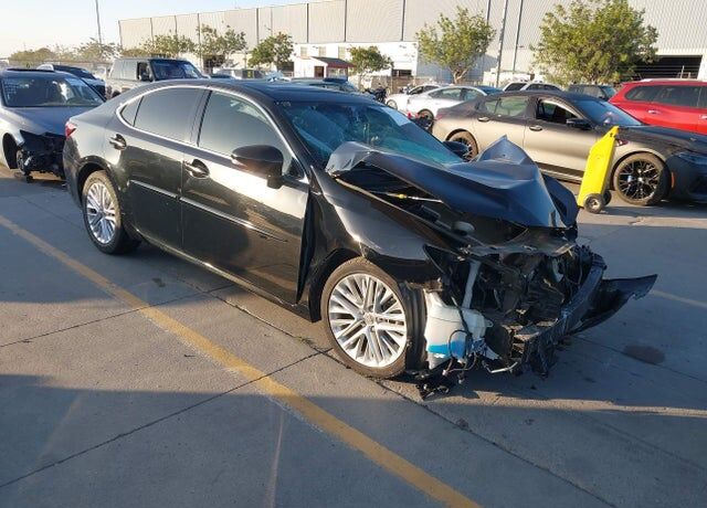 2016 LEXUS ES