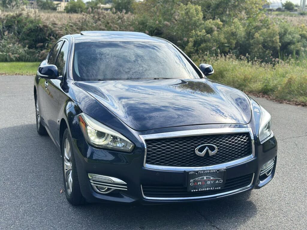 2015 INFINITI Q70