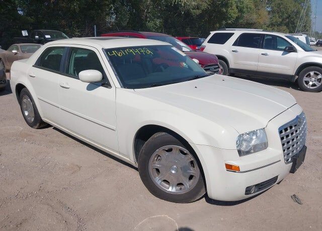 2005 CHRYSLER 300