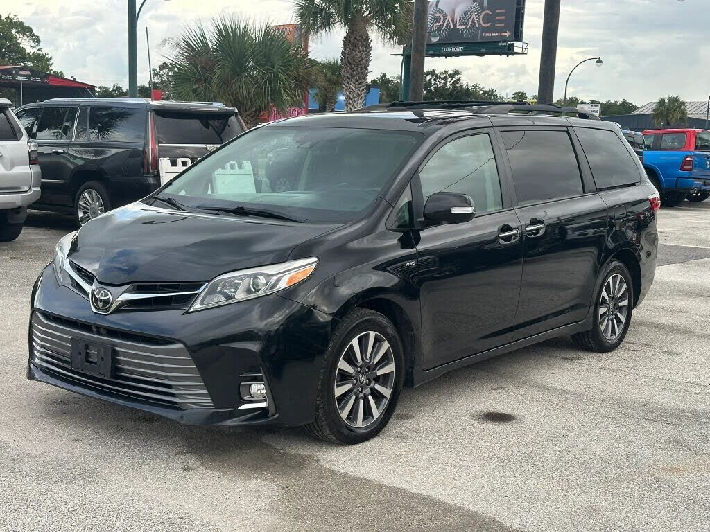 2018 TOYOTA Sienna