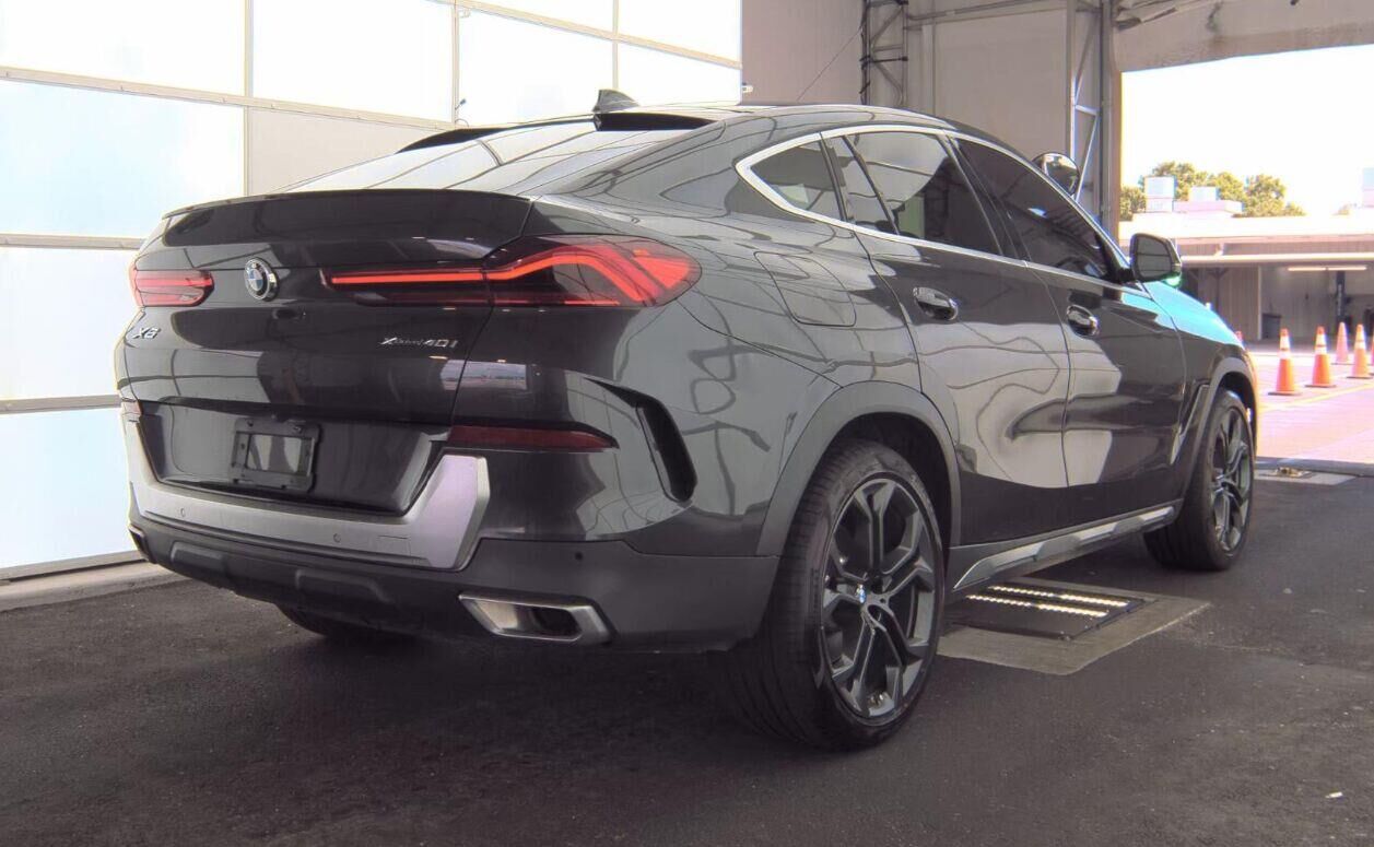 2022 BMW X6