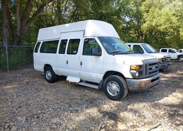 2012 FORD E-250