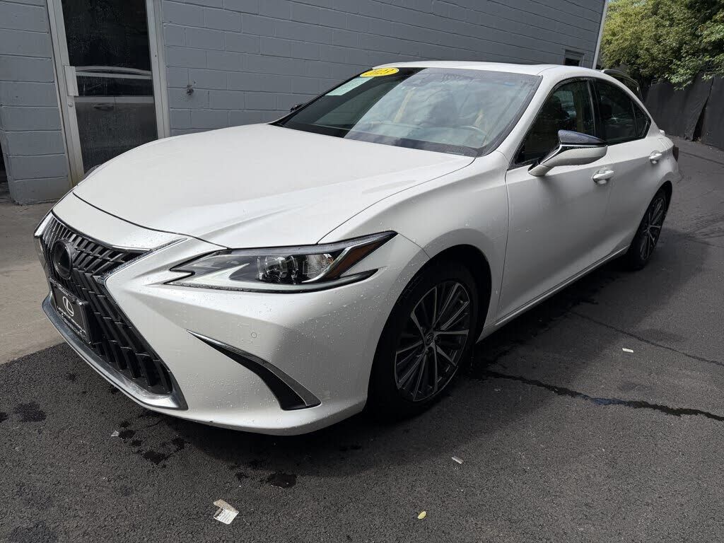 2023 LEXUS ES
