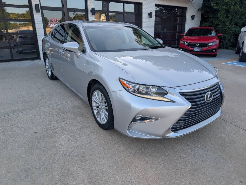 2016 LEXUS ES