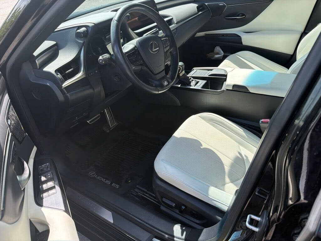 2021 LEXUS ES