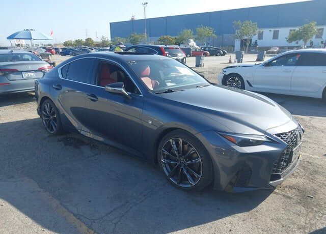 2021 LEXUS IS