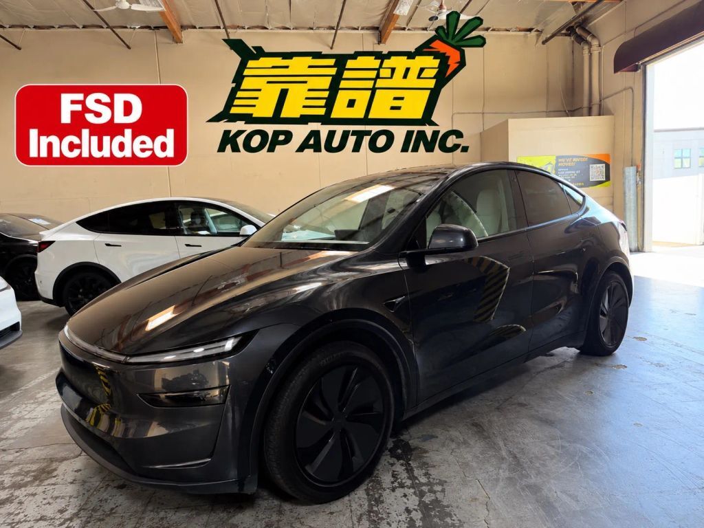 2026 TESLA Model Y
