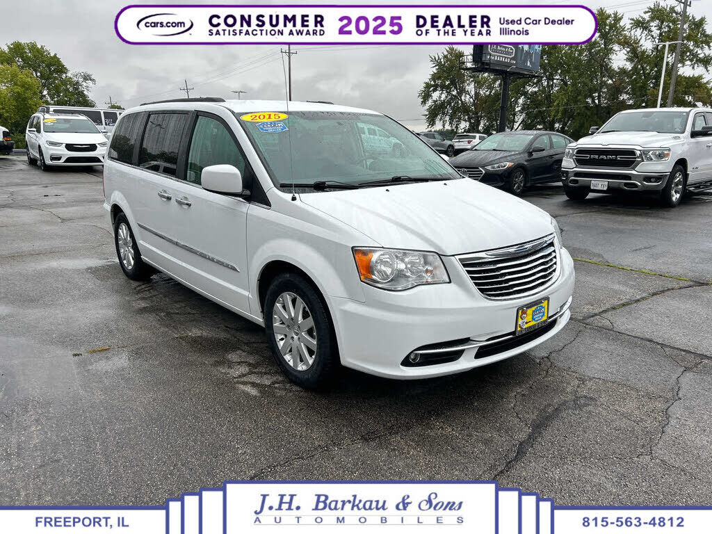 2015 CHRYSLER Town and Country