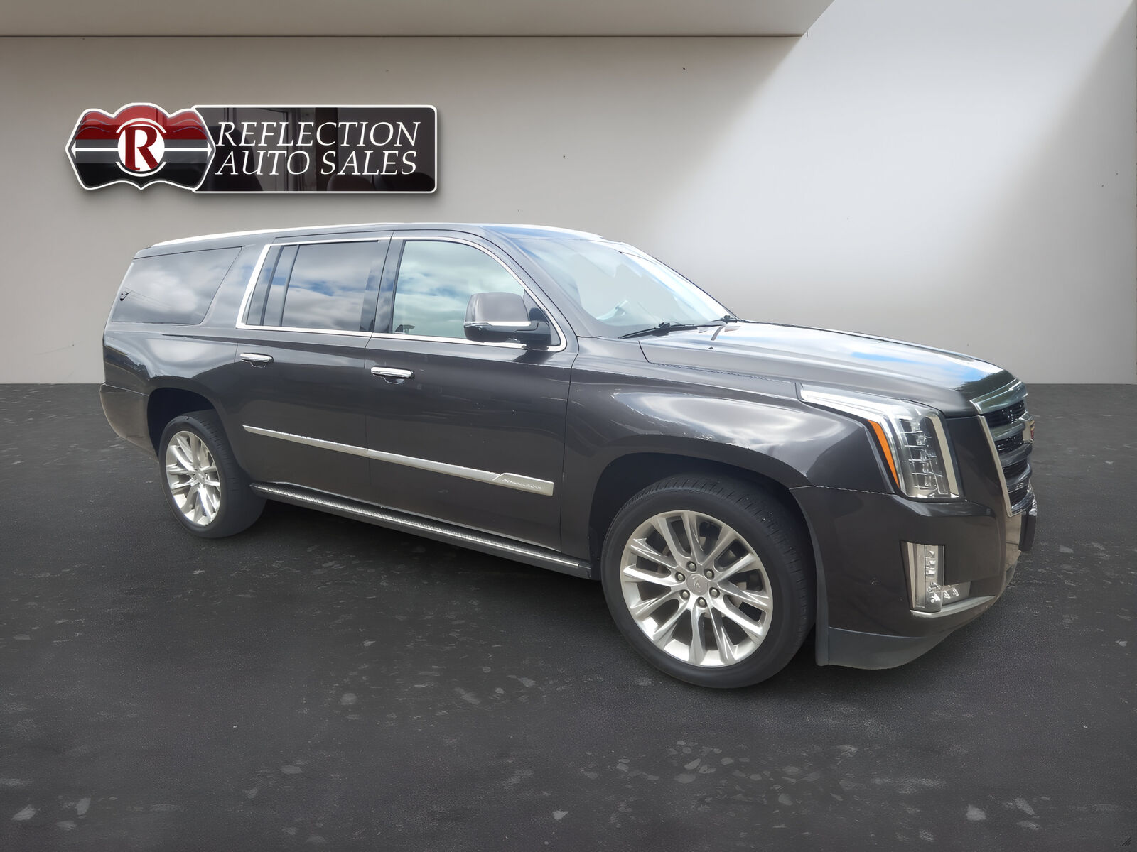 2017 CADILLAC Escalade ESV