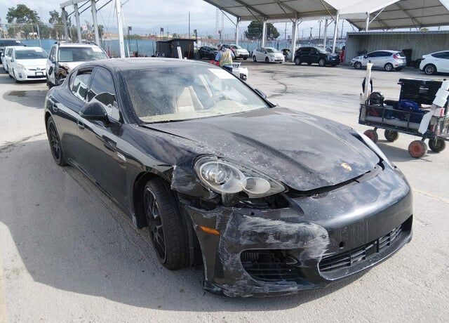 2010 PORSCHE Panamera