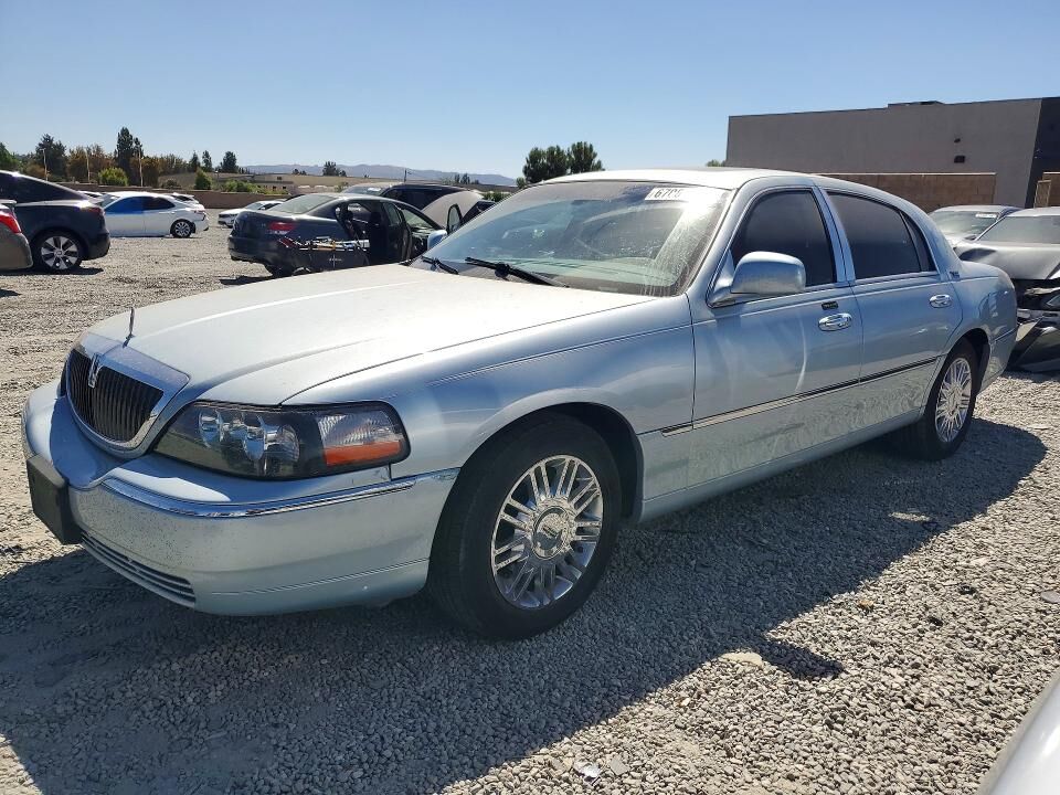 2007 LINCOLN Town Car