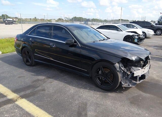 2013 MERCEDES-BENZ E-Class