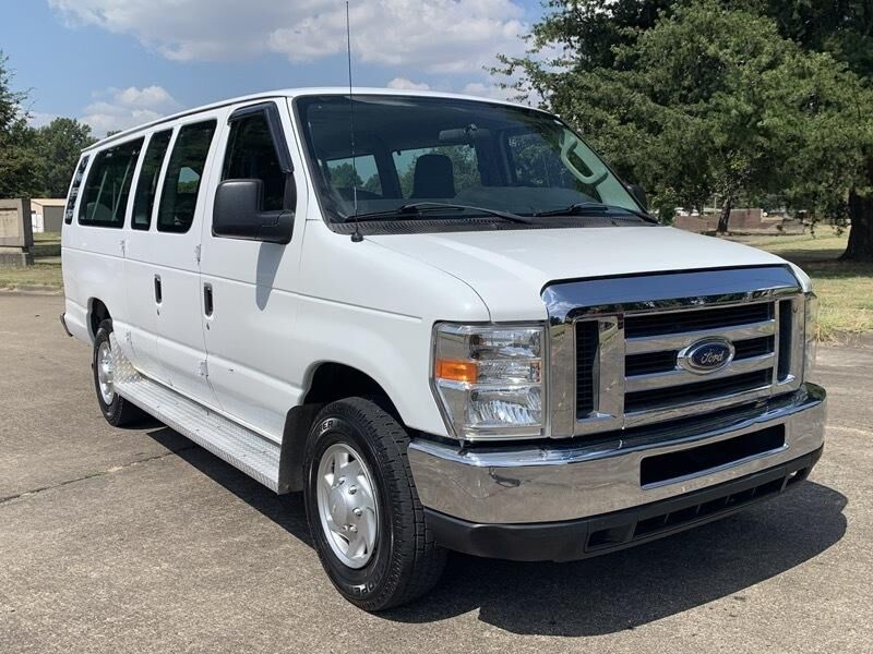 2013 FORD E-350