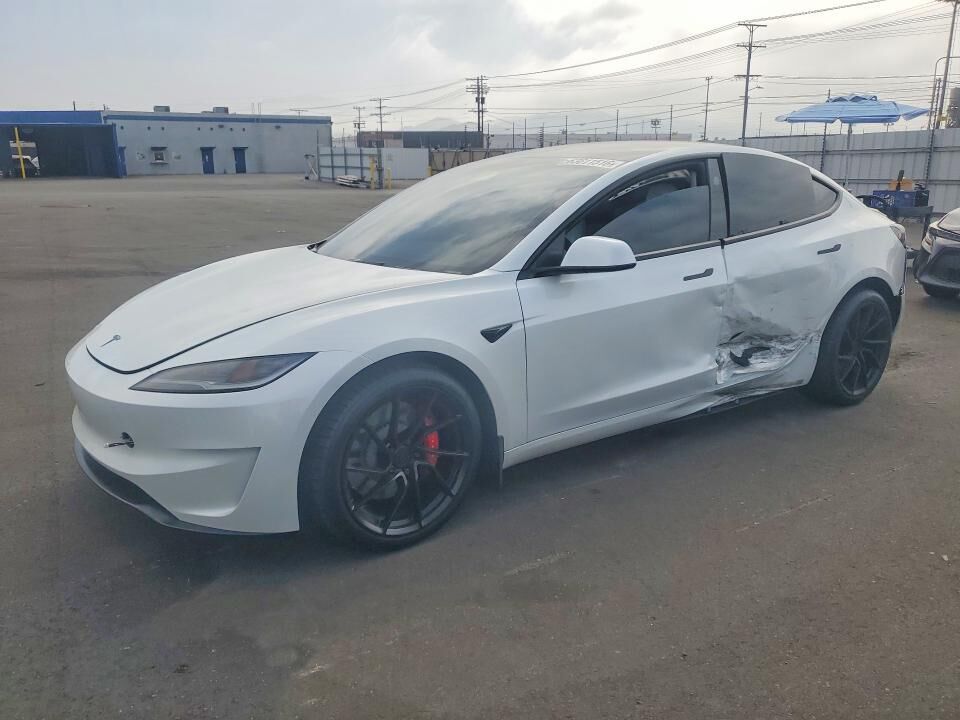 2026 TESLA Model 3