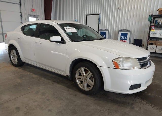 2012 DODGE Avenger