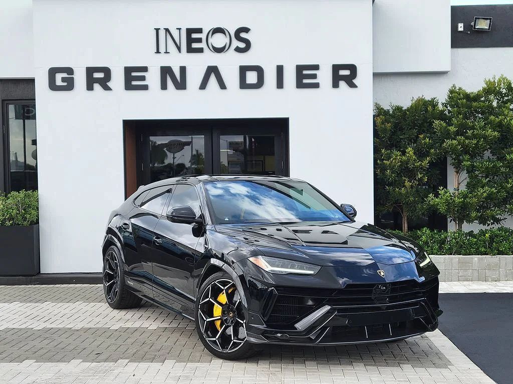 2023 LAMBORGHINI URUS
