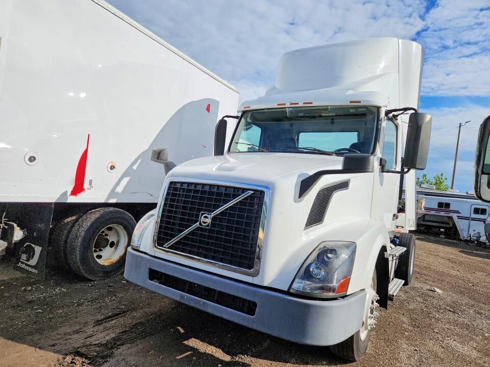 2016 VOLVO TRUCK VNL