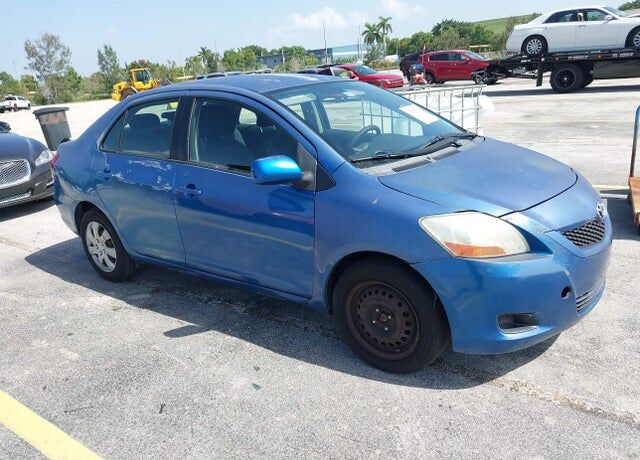 2009 TOYOTA Yaris