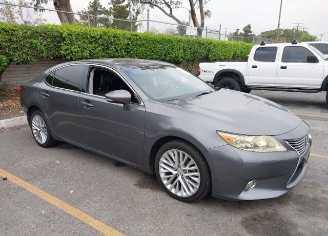 2013 LEXUS ES