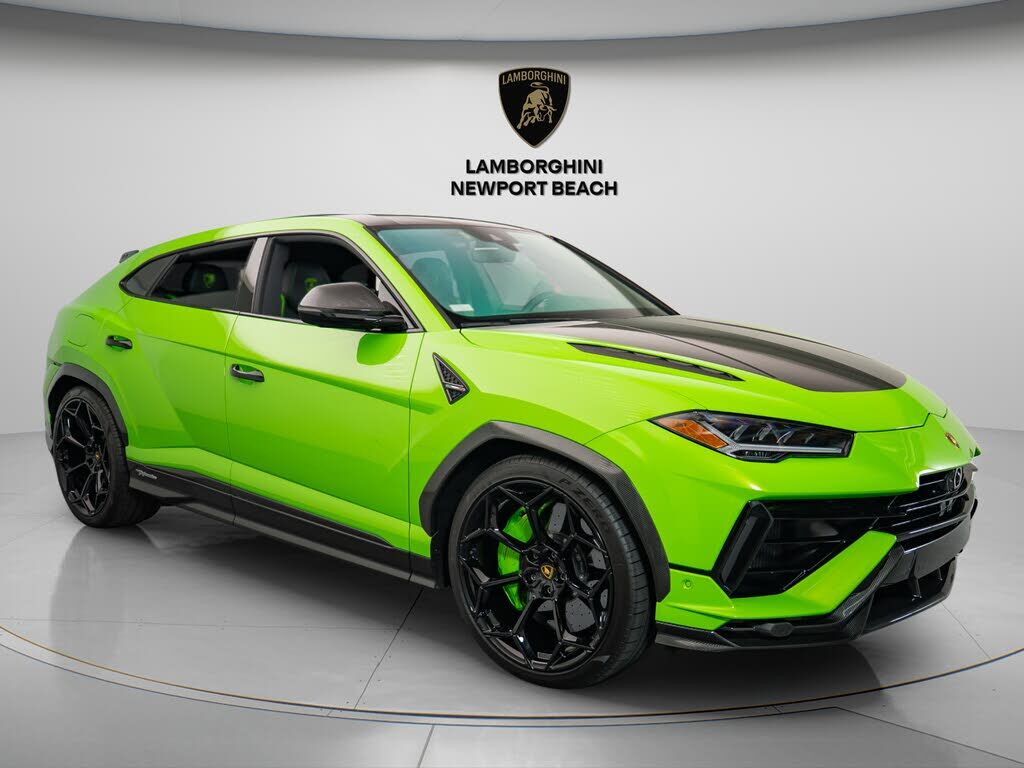 2024 LAMBORGHINI URUS